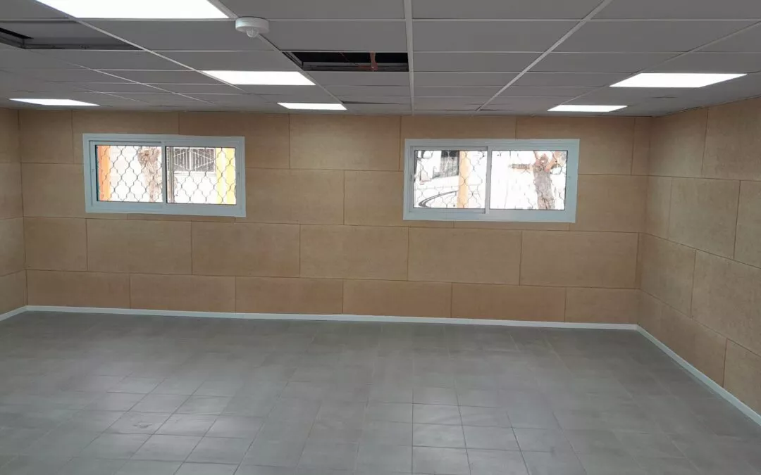 אספקת ספוג מלמין 60/60 מונח בגוון טבעי